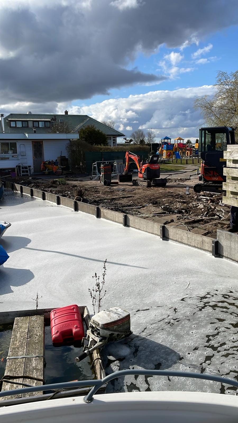 Kunststof Beschoeiing met Kunststof Palen