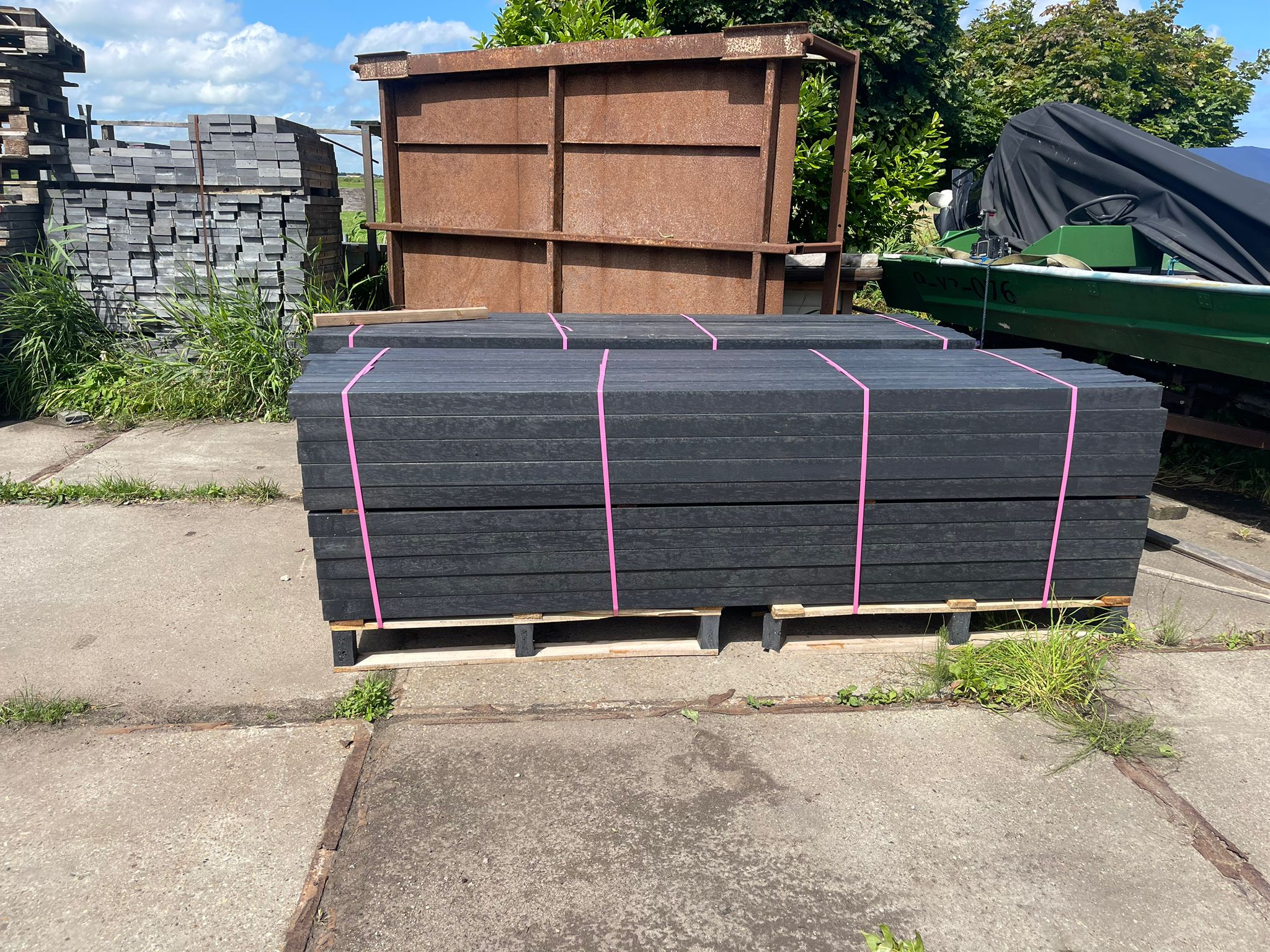 Links Staal versterkte Kunststof Palen 7x7x260