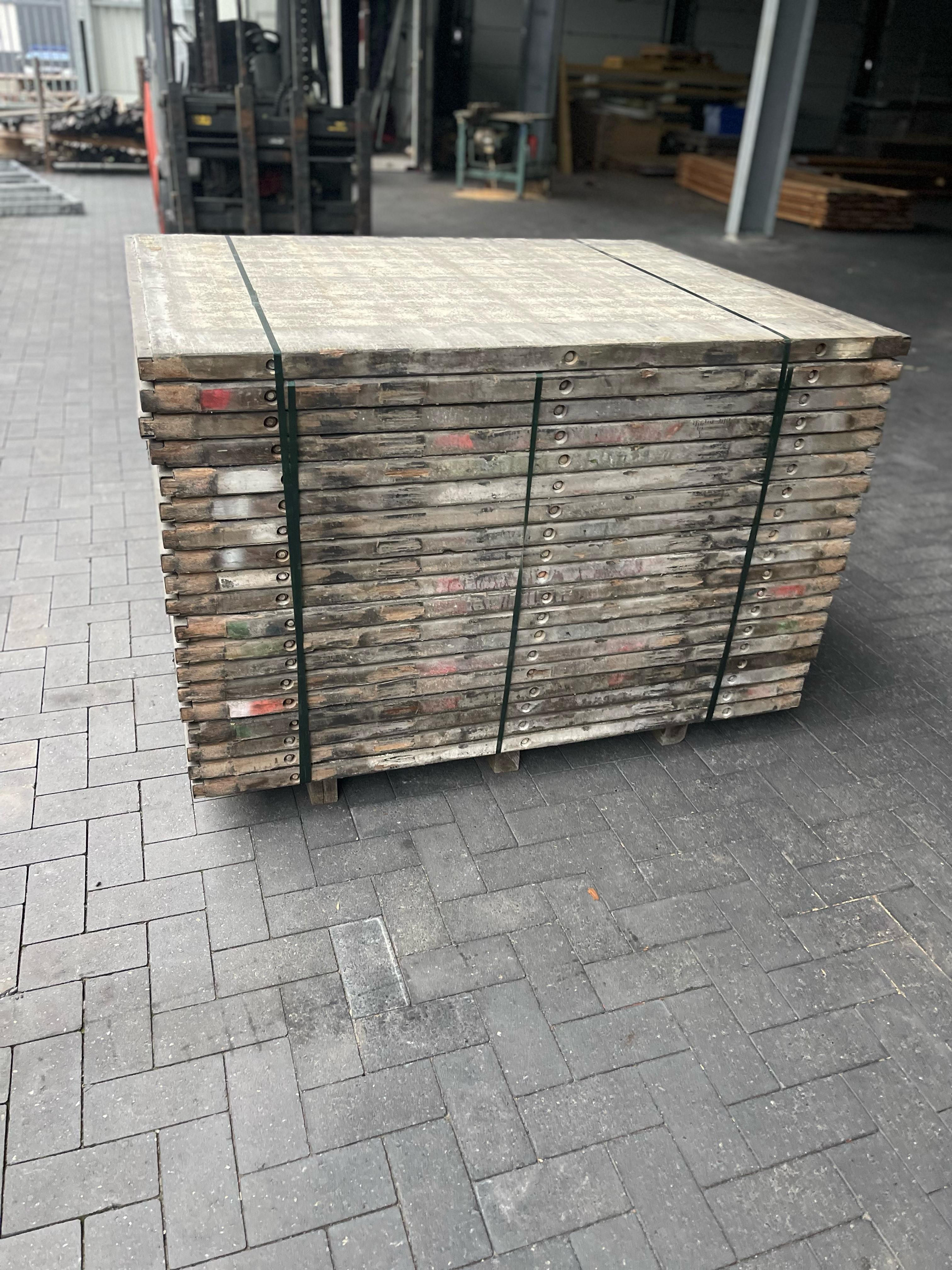 Stapel Azobé Steenschotten 140x110x5