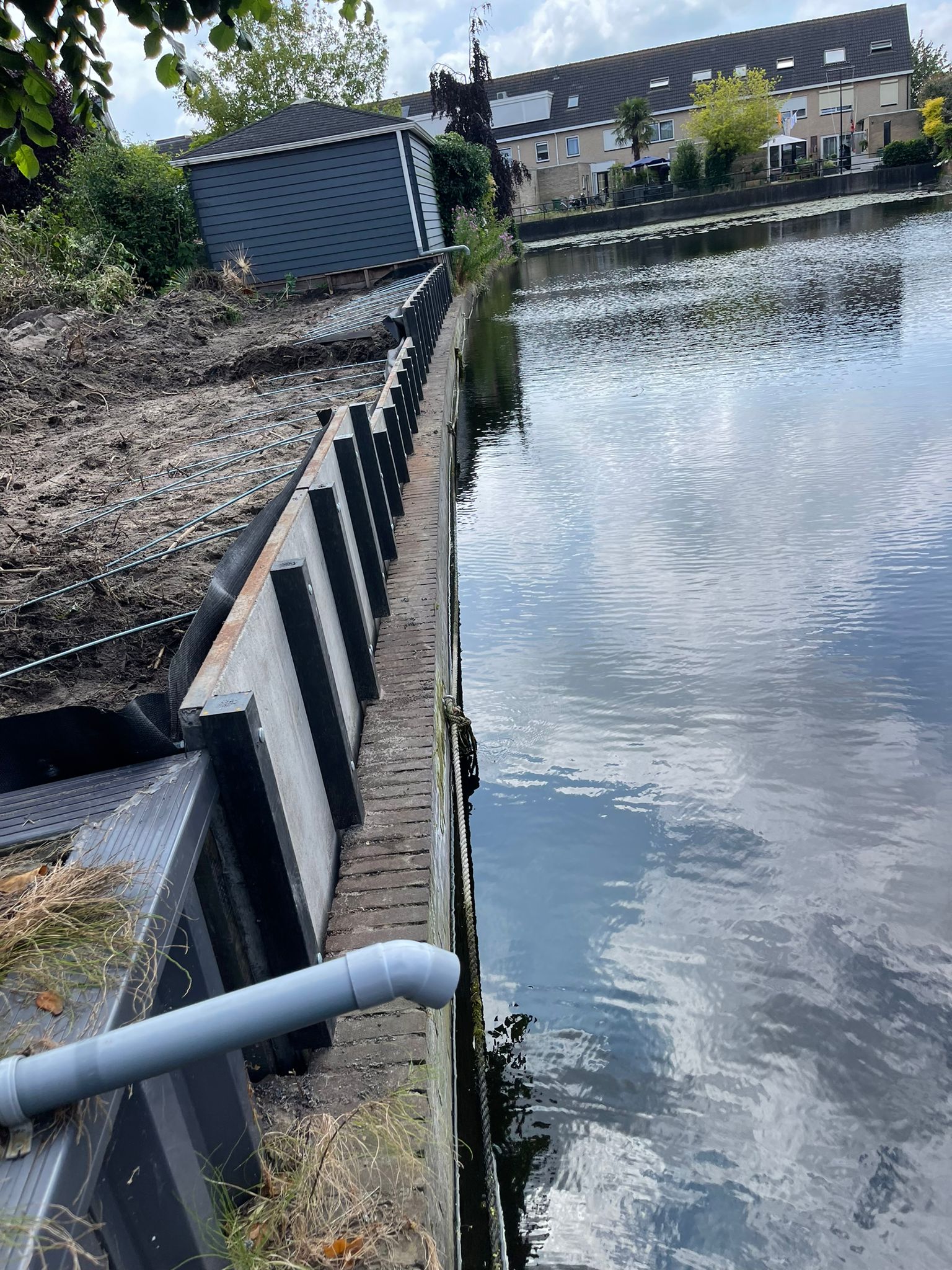 kunststof Beschoeiing met Staal versterkte Kunststof Palen 7x7x260